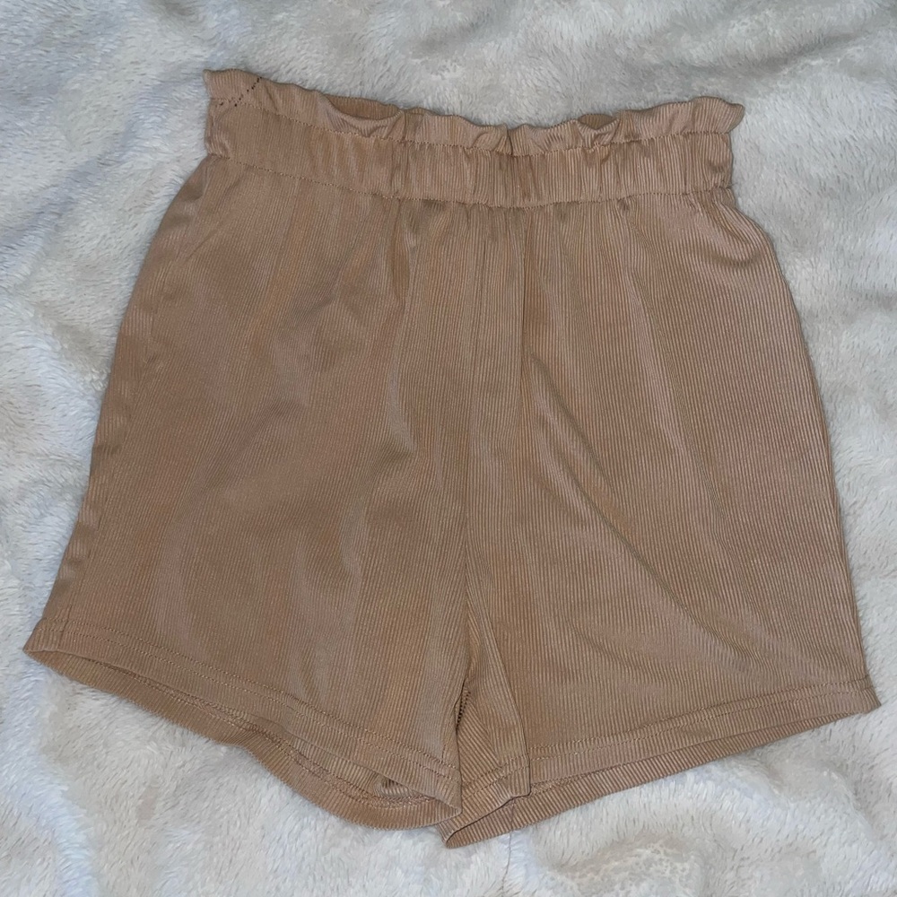 Brown / tan shorts, high waisted